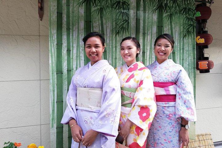 Salir libremente con un kimono tradicional