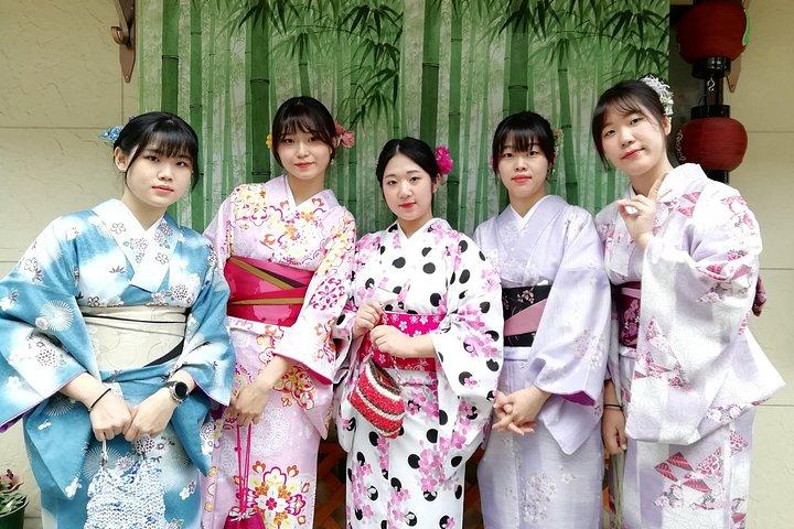 Salir libremente con un kimono tradicional