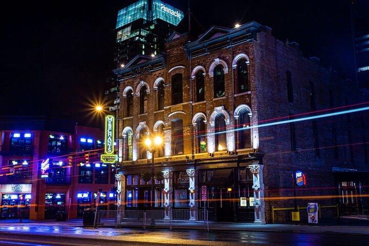 Fantasmas de Nashville: Adults-Only Boos and Booze Hunted Pub Crawl (em inglês)