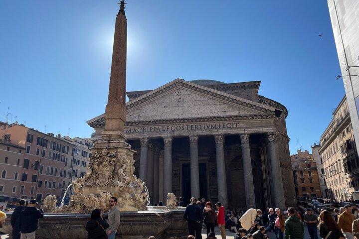 Tour a pie por los monumentos emblemáticos de Roma y las joyas ocultas