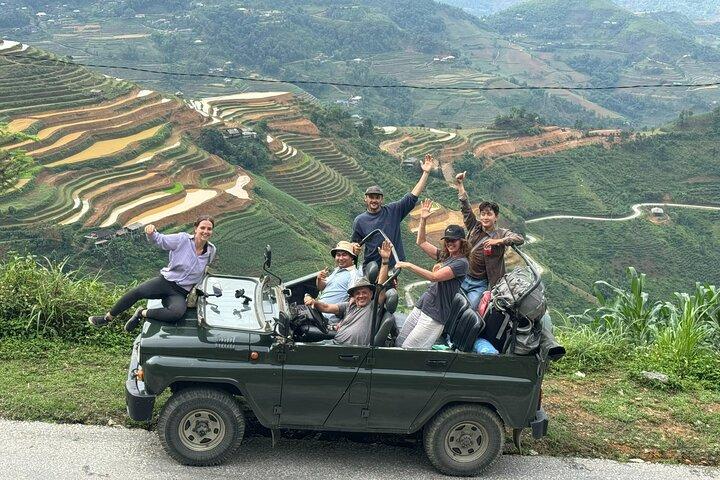 Ha Giang Army Open Air Jeep 2 dagen Ga van het beantenpad af