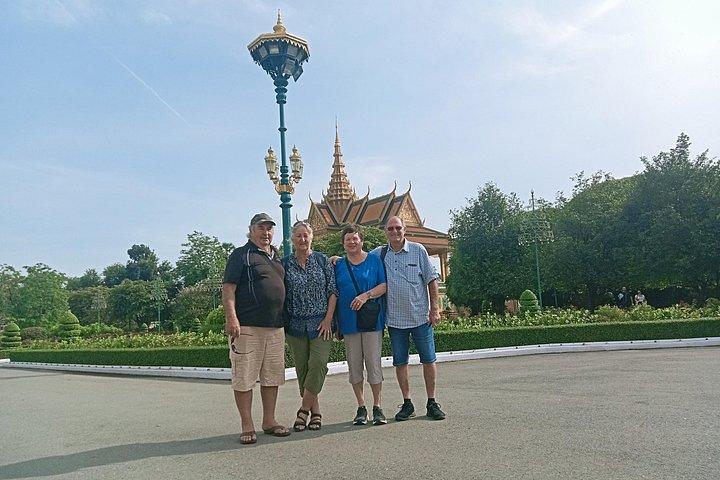 10 Sightseeing Highlight Sites in Phnom Penh with English Guide