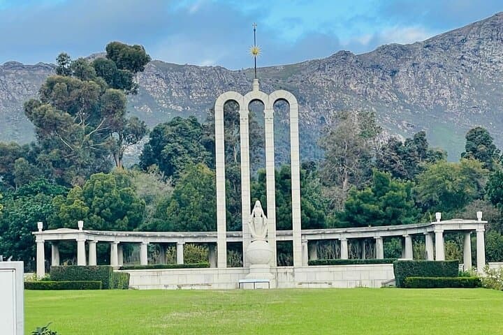 Full Day of Wine Tasting Tour in Stellenbosch and Franschhoek