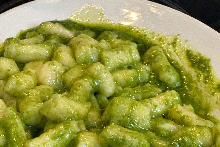 ペスト、ニョッキ、ティラミスのためのティツィアーナ料理教室と