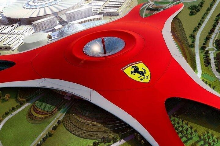 Visite de la Grande Mosquée de Dubaï avec billets Ferrari World