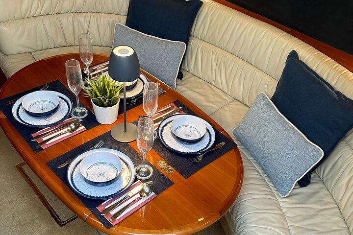 Privat tur til Arrábida-kysten ombord på en yacht