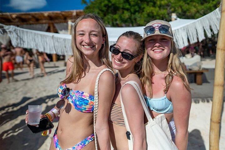 Catamarán Deluxe Solo Adultos Alrededor de Isla Mujeres