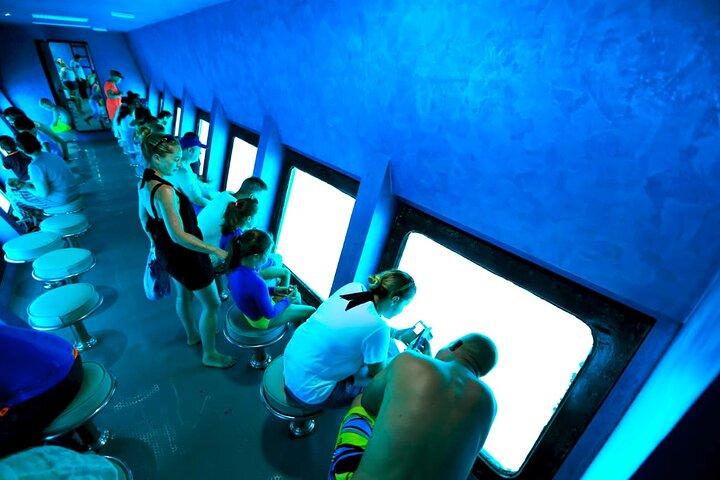 Semi-ubåd 2 - timer snorkling med Transfer fra Hurghada