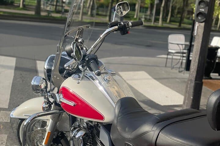 Vintage Motorcycle Rental in Paris