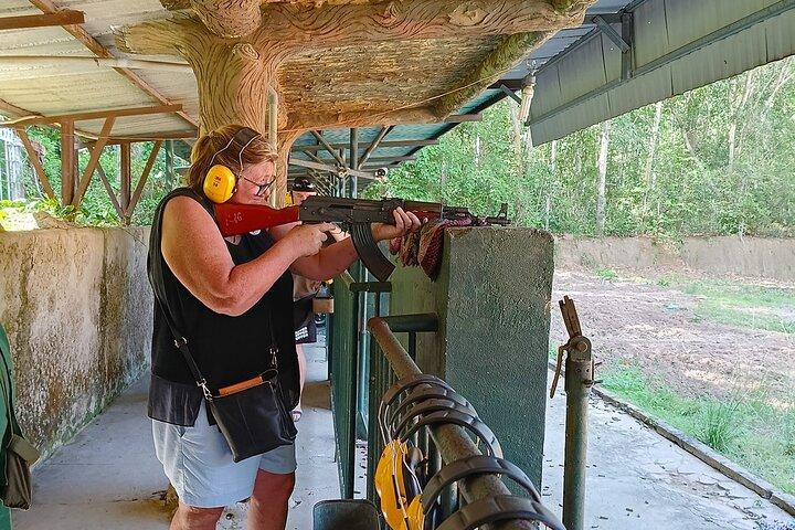 manhã/ tarde - meio dia Cu Chi Tunnels por AC Car