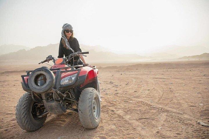 Sharm El Sheikh : 朝のATVクワッドバイクサファリからエコーマウンテンズへ