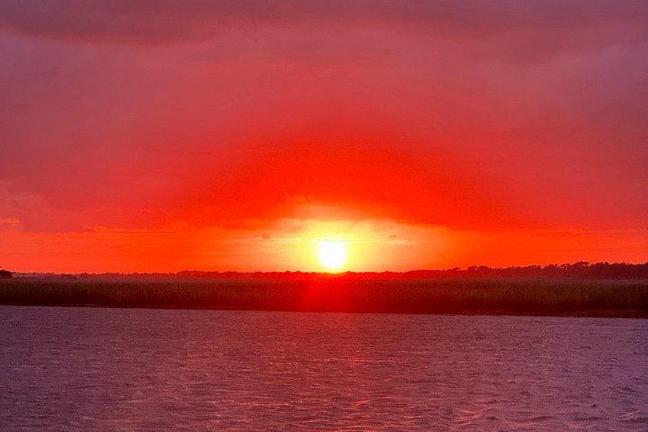 Private Charleston Sunset & Dolphin Cruise