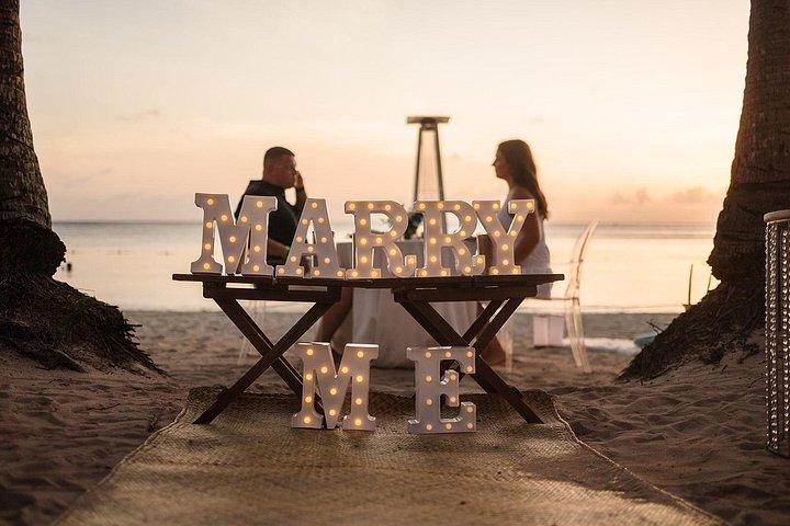 Proposal in Roatan with Professional Photographer
