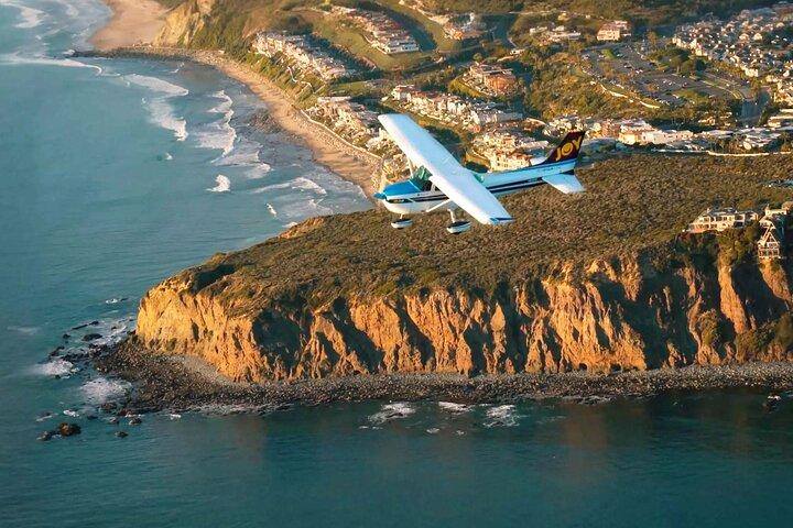 Tour privato in aereo sulla costa da Orange County