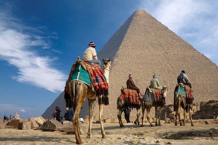 Heldagstur Pyramiderna i Giza Saqqara och Memphis