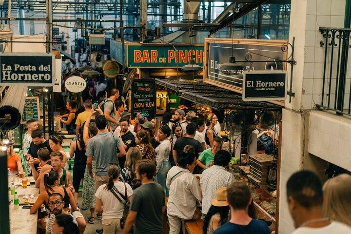 Excursão de comida Sherpa histórica de San Telmo com comida de rua, bebidas