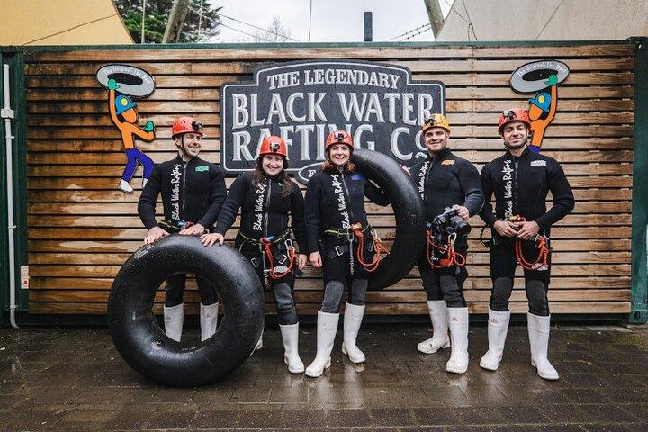 Excursion semi-privée en rafting en eaux noires au départ d'Auckland