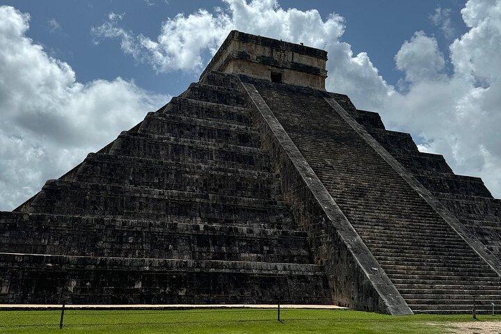 Explore chichen itza ruins buffet cenotes and valladolid