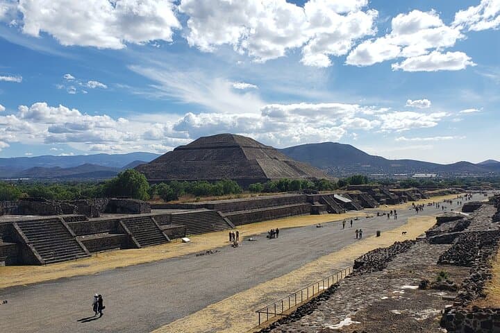 Teotihuacan Small Group Tour express with Local Guide