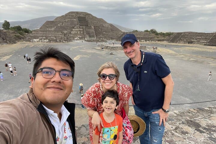 Private Tour Teotihuacan Pyramids & Basilica of Guadalupe
