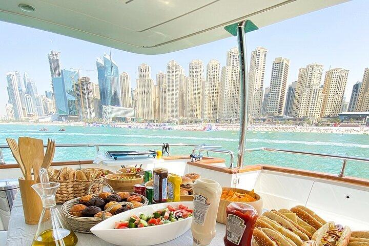Dubai Sharing Yacht Cruise