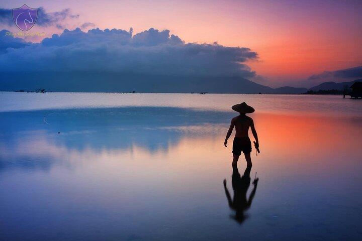 Aventura privada al atardecer en la laguna de Tam Giang