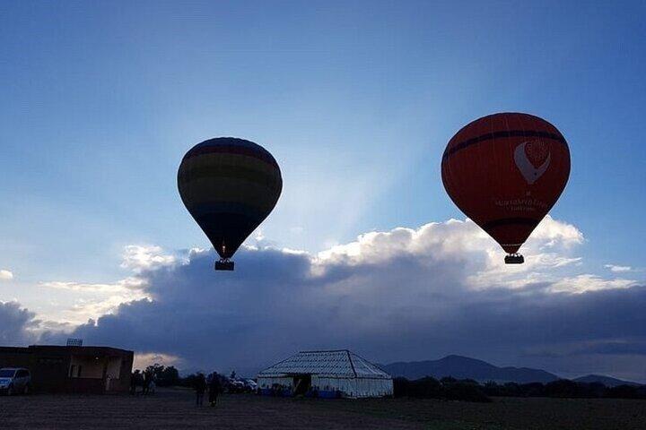 Experimente Hot Air Balloon Fly & Berber Breakfast - Marraquexe