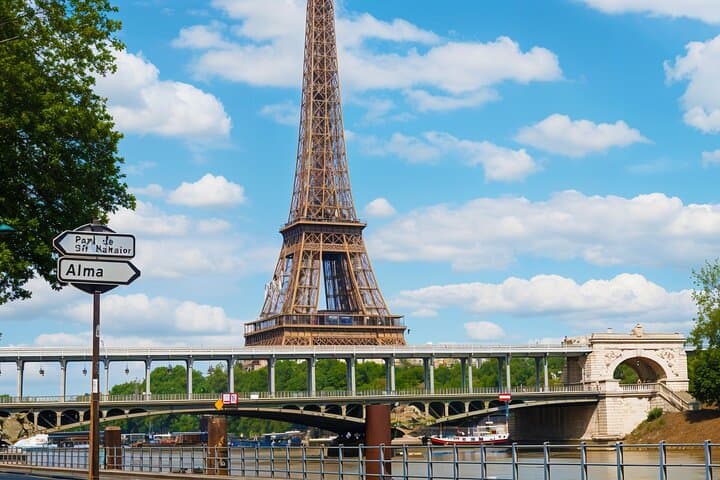 Explore Paris on a Side Car with a Local