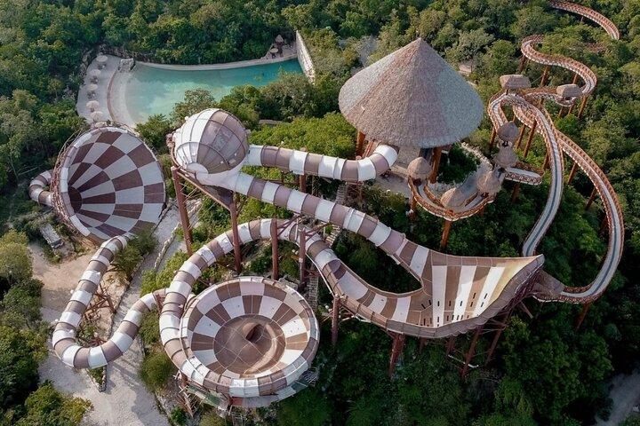 Xplor Fuegoツアー、野生のアドレナリン、カンクンからの往復送迎