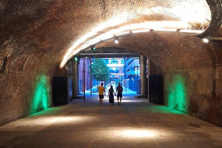 A Taste of Manchester and Salford with Meals , Drinks and Guide