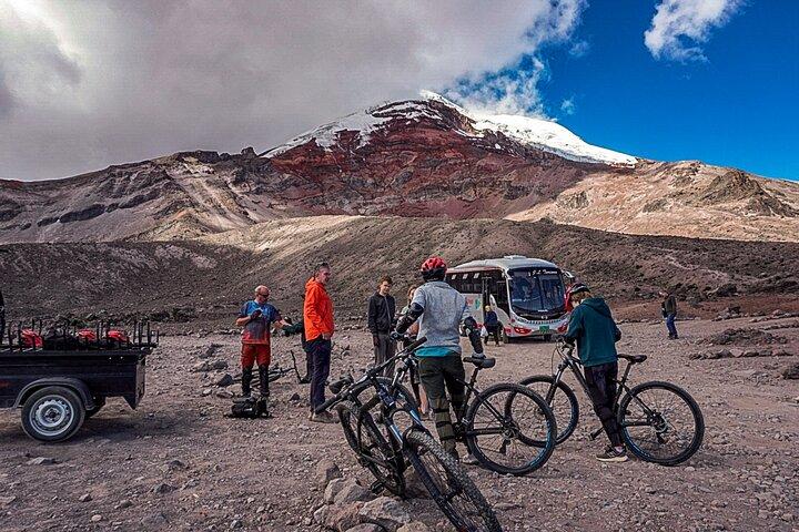 Bike tour of the highest volcano in Ecuador: Chimborazo