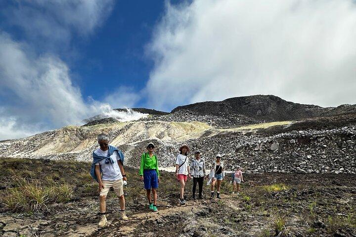 Camminare dentro un vulcano attivo: l'esperienza delle fumarole delle miniere di zolfo