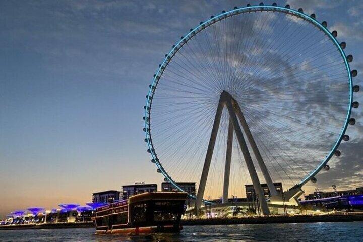 Crociera Mega Dhow Ocean Empress con cena a Dubai Marina