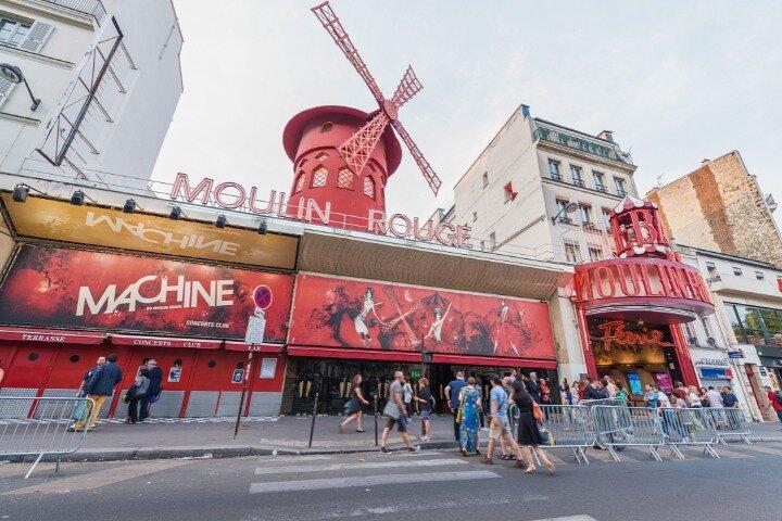 Montmartre Self Guided Walking Tour with an App
