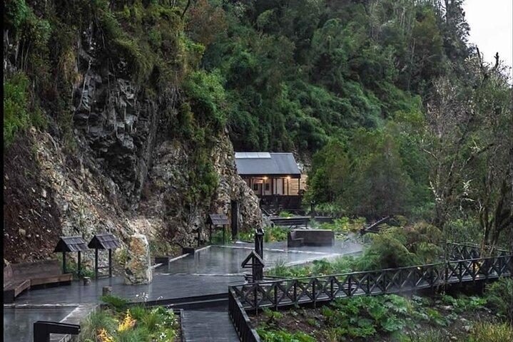 Visita Guiada às Termas del Sol e Cochamo com Transporte Incluído