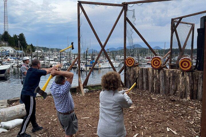Lumberjack Show och Axe Throw Challenge