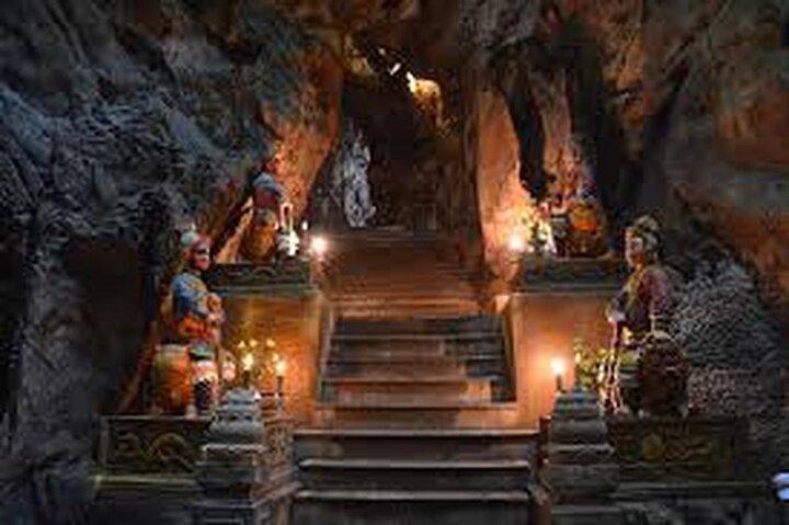 Tour zu den Marmorbergen, Lady Buddha und der Am-Phu-Höhle