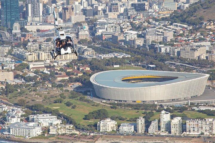 Cape Town: 25min Helicopter Flight with Complimentary Boat Cruise