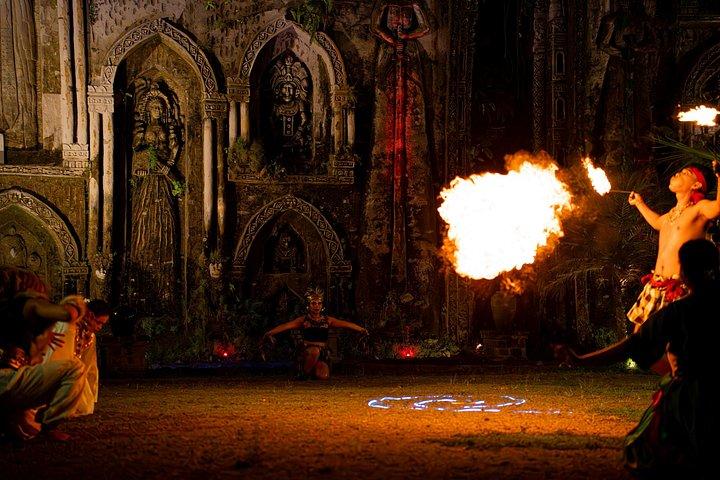 ウブド: ダンスショー＋ロストシティでのディナー - 人類の物語