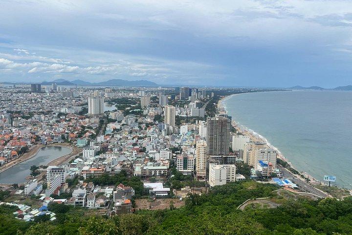 ブンタウビーチと海岸のランドマーク全日ツアー（学生付き）