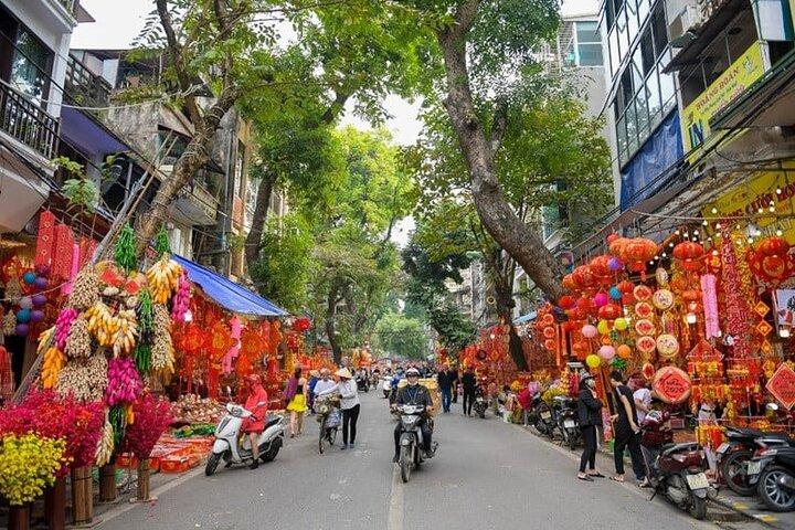 ハノイ市半日プライベートツアーとストリートフードアドベンチャー