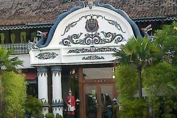 Multi Day Tour Jogjakarta Explorer and Heritage