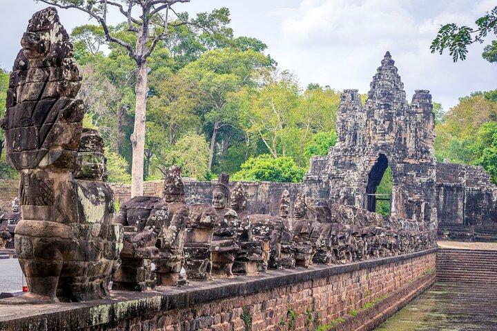 Angkor Sunrise Private Day Tours
