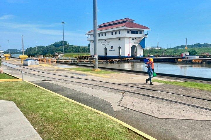 Panama Canal and Monkey Island Tour