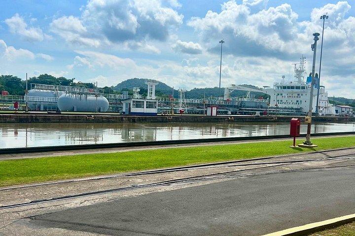 Panama Canal and Monkey Island Tour