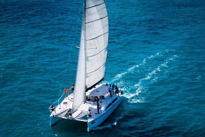 Champagne Dolphin Sail och Reef Snorkel