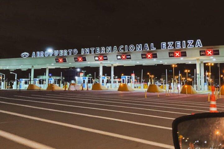 Privétransfer van de luchthaven Ezeiza (EZE) naar Buenos Aires.
