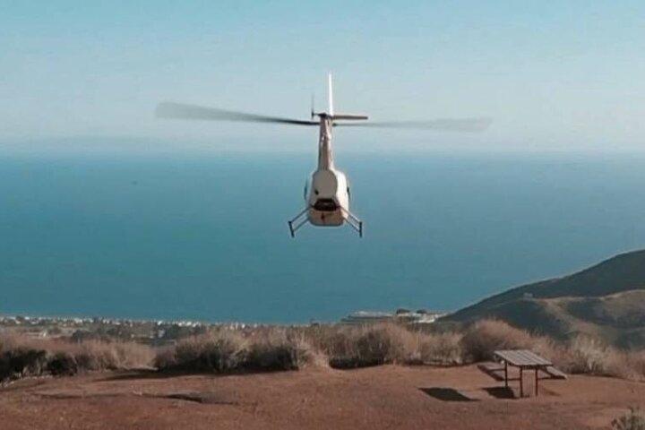Romantischer Hubschrauberrundflug über den Berggipfel von Malibu ab Burbank
