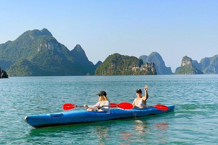 2-dagars äventyr Cat Ba Archipelago, Viet Hai Village och Lan Ha Bay