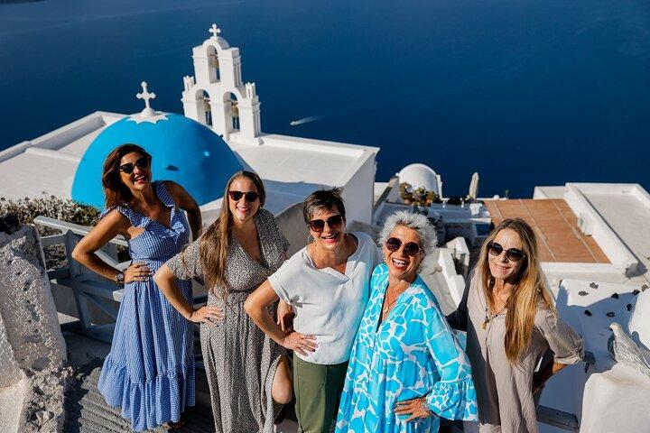 Santorini : 6 ore di giornata per ragazze in piccoli gruppi – Tour del vino e dei villaggi